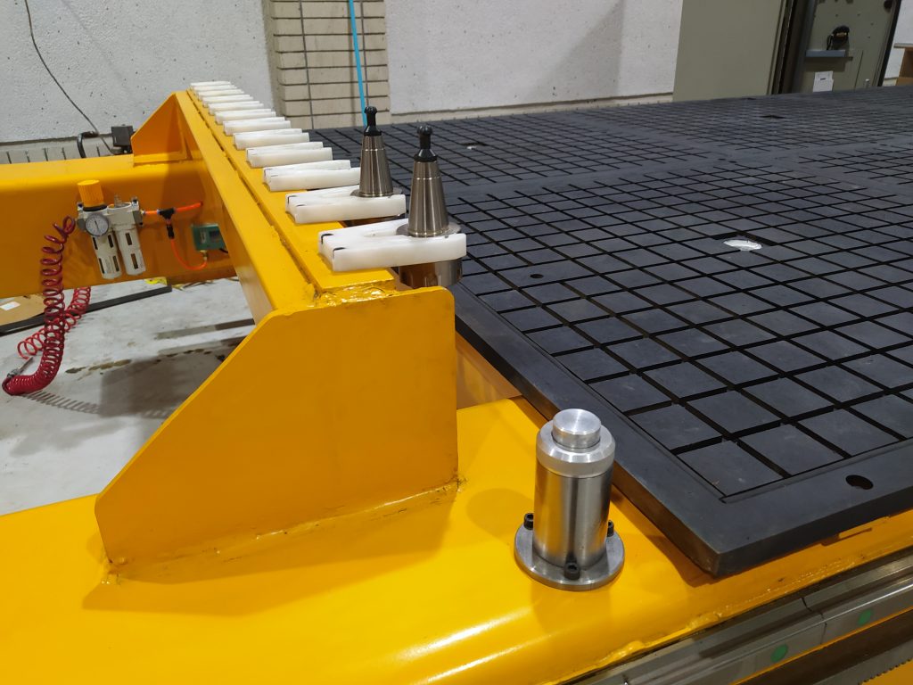 دستگاه سی ان سی CNC سه محور- تخت واربر مدل پایتون