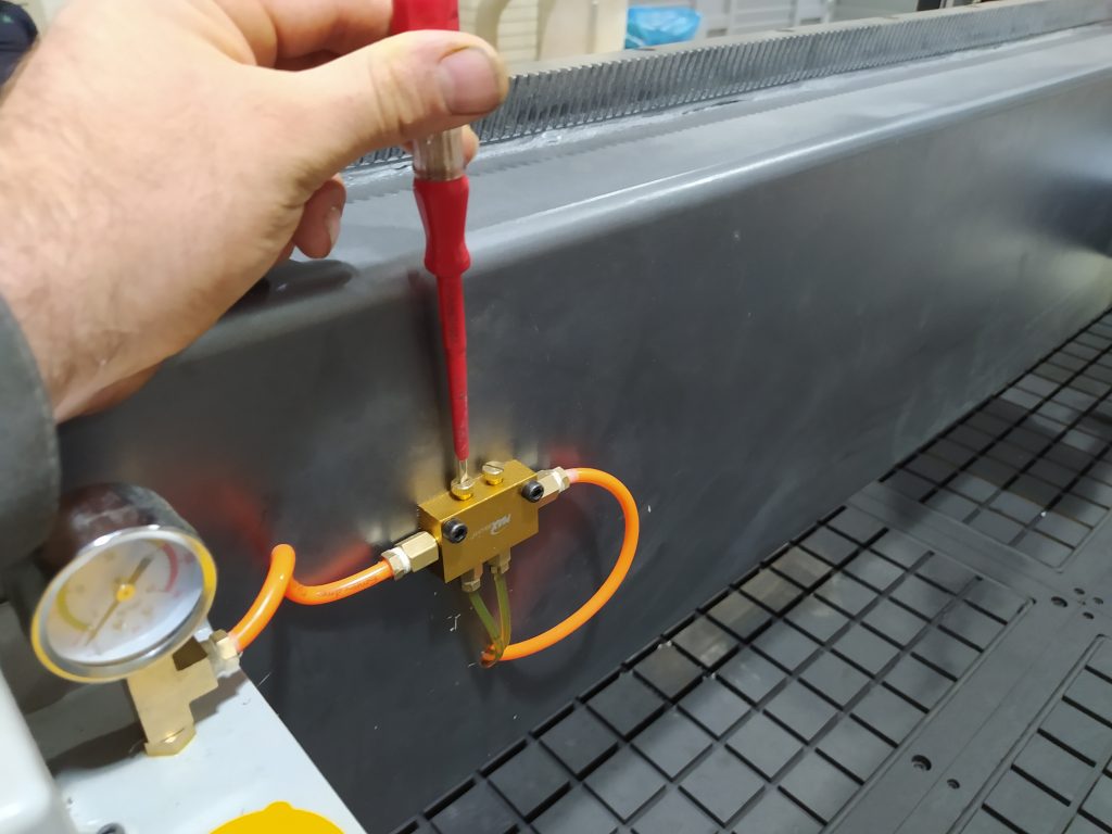 دستگاه سی ان سی CNC سه محور- تخت واربر مدل پایتون