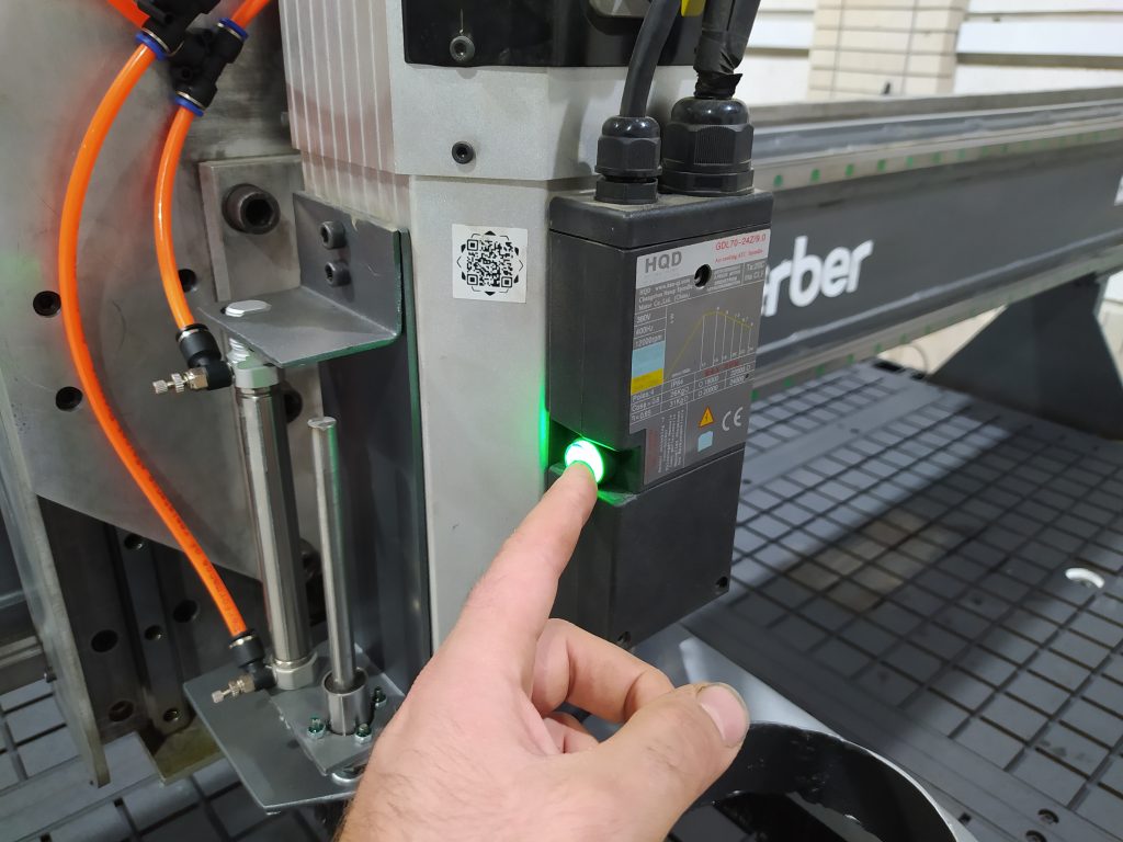 دستگاه سی ان سی CNC سه محور- تخت واربر مدل پایتون